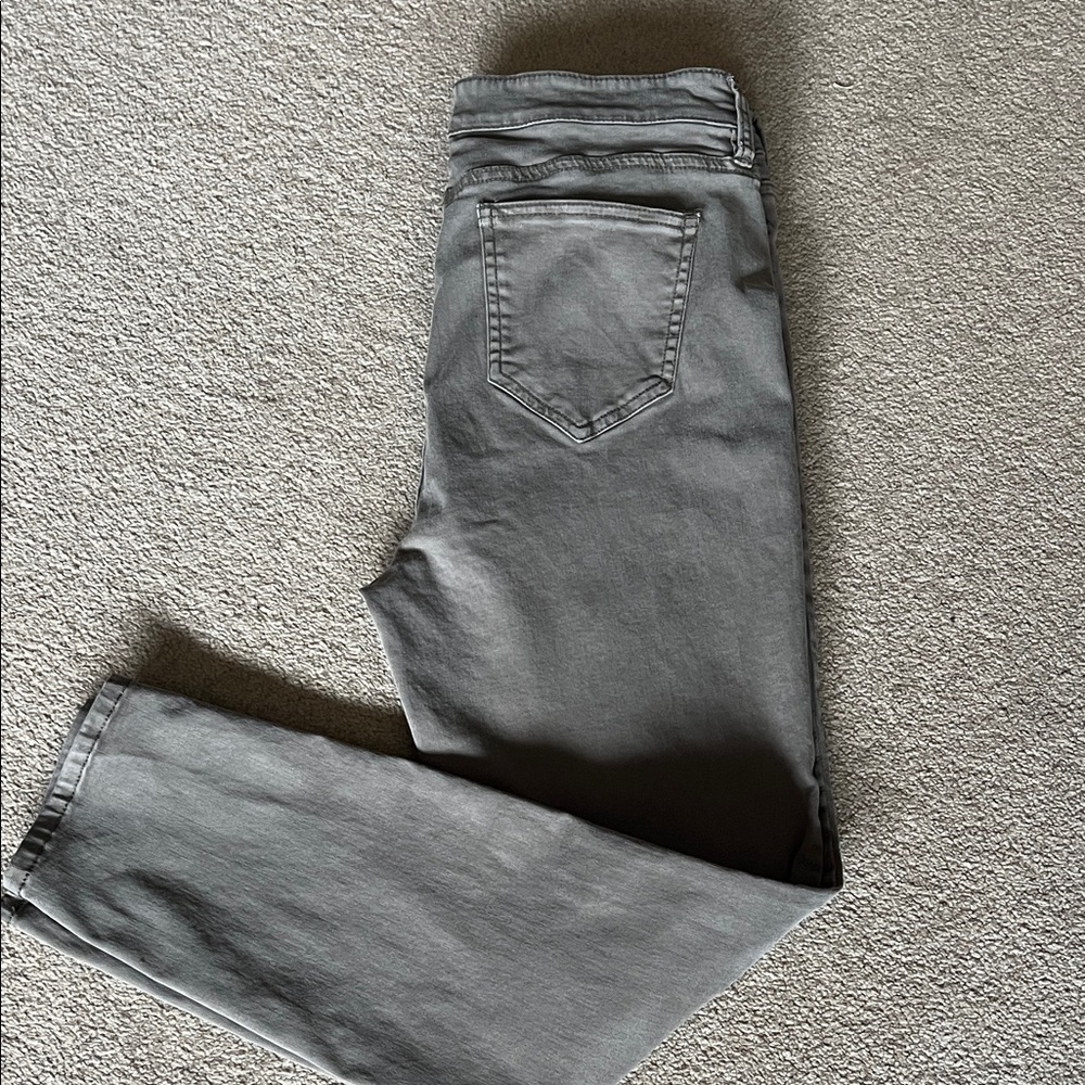 Women’s greenish khaki pants